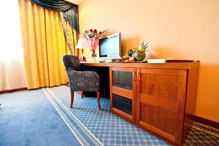 River Palace Hotel Atyraū Cameră foto